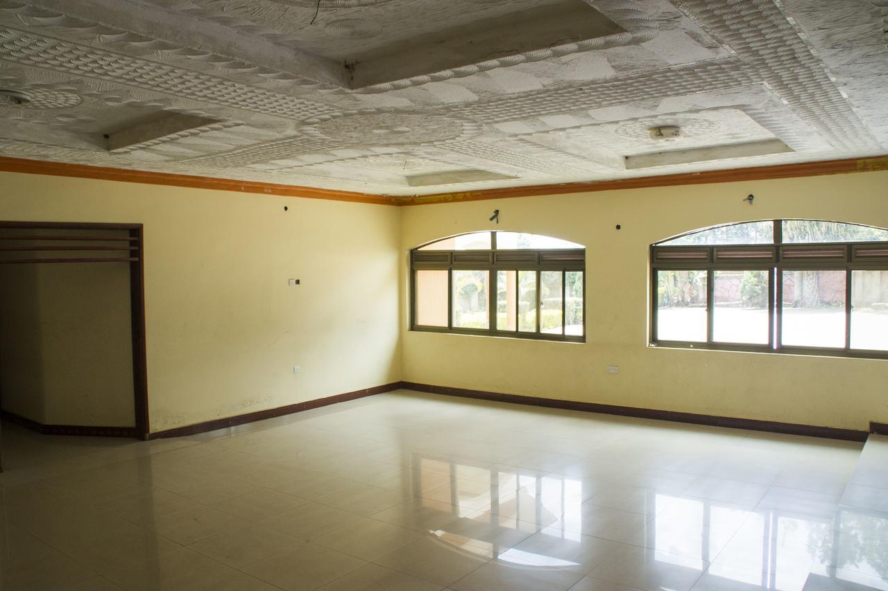 Rays Hotel Mbarara Екстериор снимка